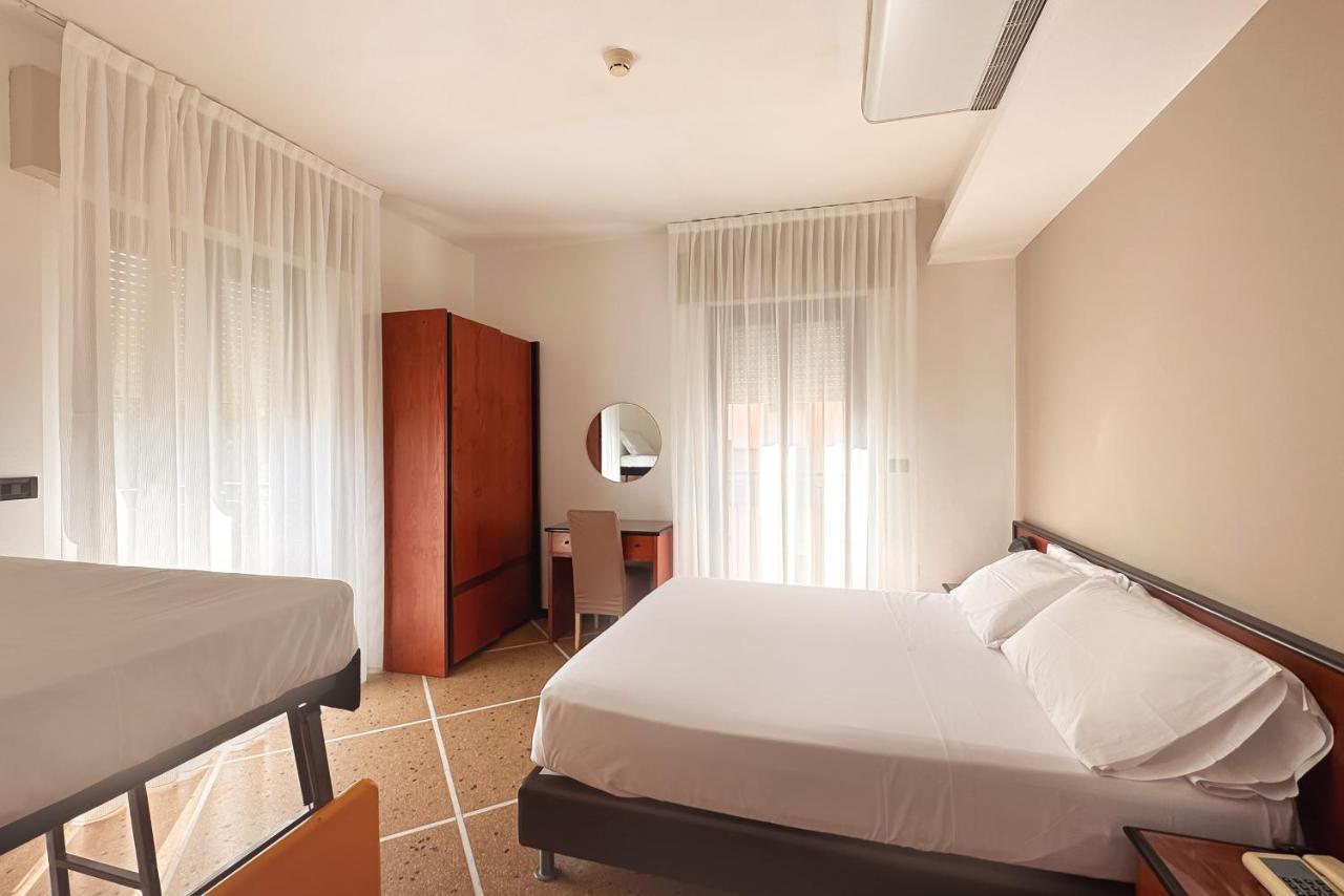 Lime Hotel Rimini Kültér fotó